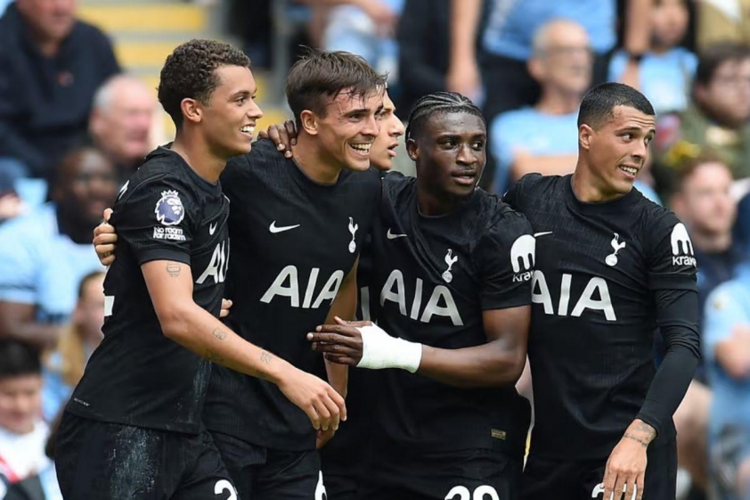 Tottenham thắng Man City 2-0
