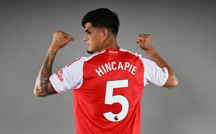 Ban lãnh đạo Arsenal hài lòng với thương vụ Hincapie