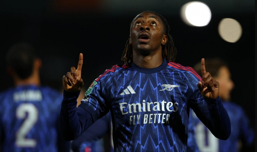 Eze ghi bàn thắng ra mắt cho Arsenal